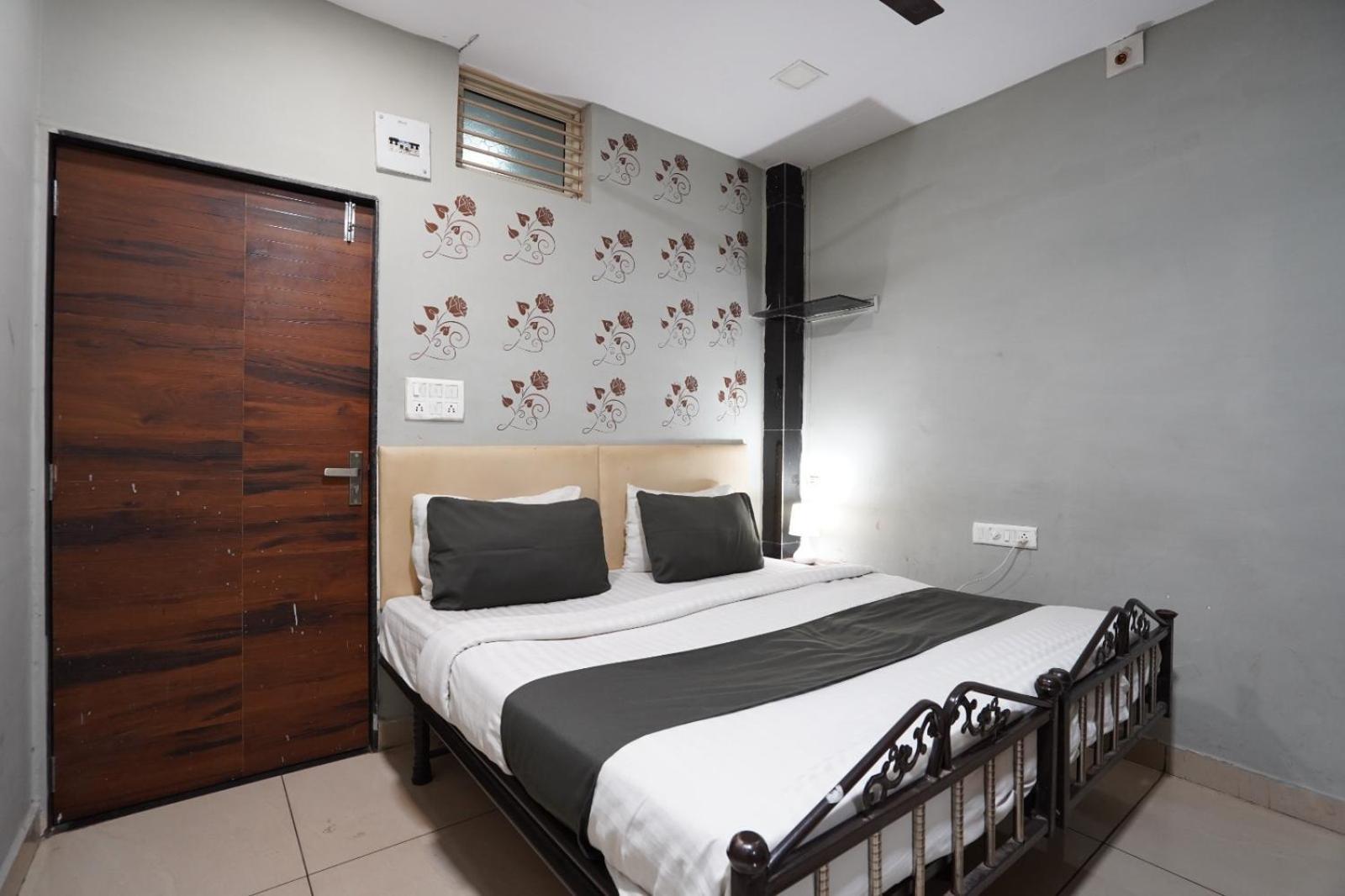 Hotel Sai Inn, Ahmedabad Airport Eksteriør bilde