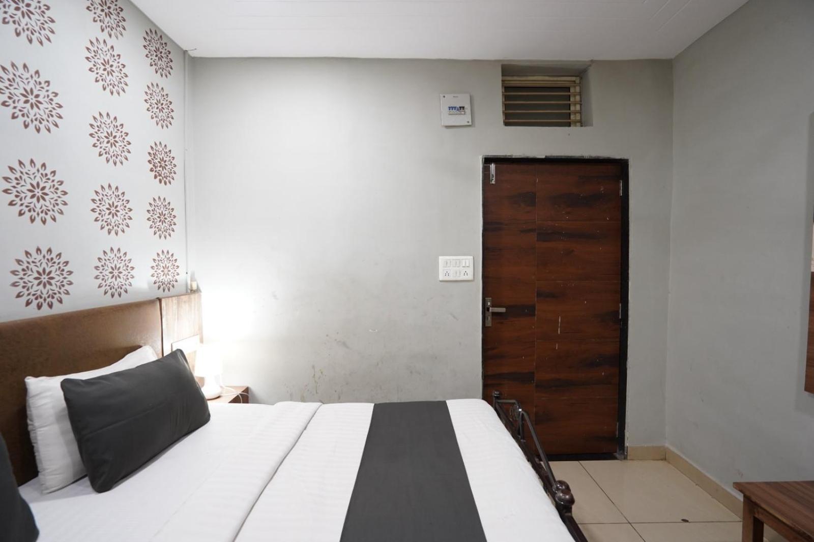 Hotel Sai Inn, Ahmedabad Airport Eksteriør bilde