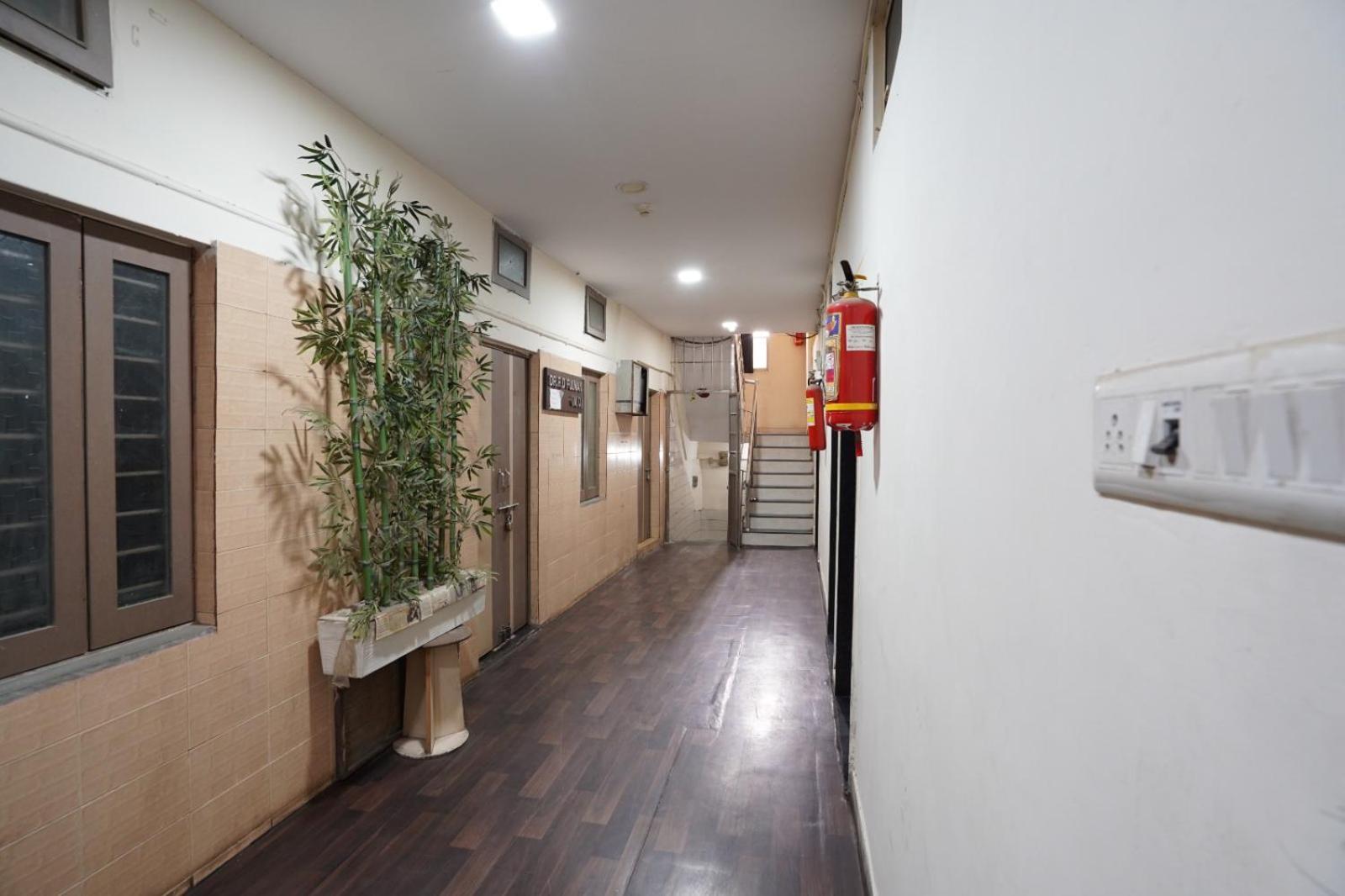 Hotel Sai Inn, Ahmedabad Airport Eksteriør bilde